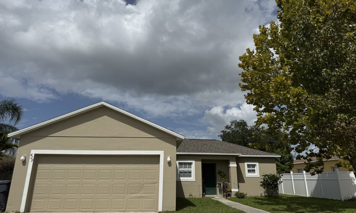 429 Bar Ct in Kissimmee, FL - Building Photo