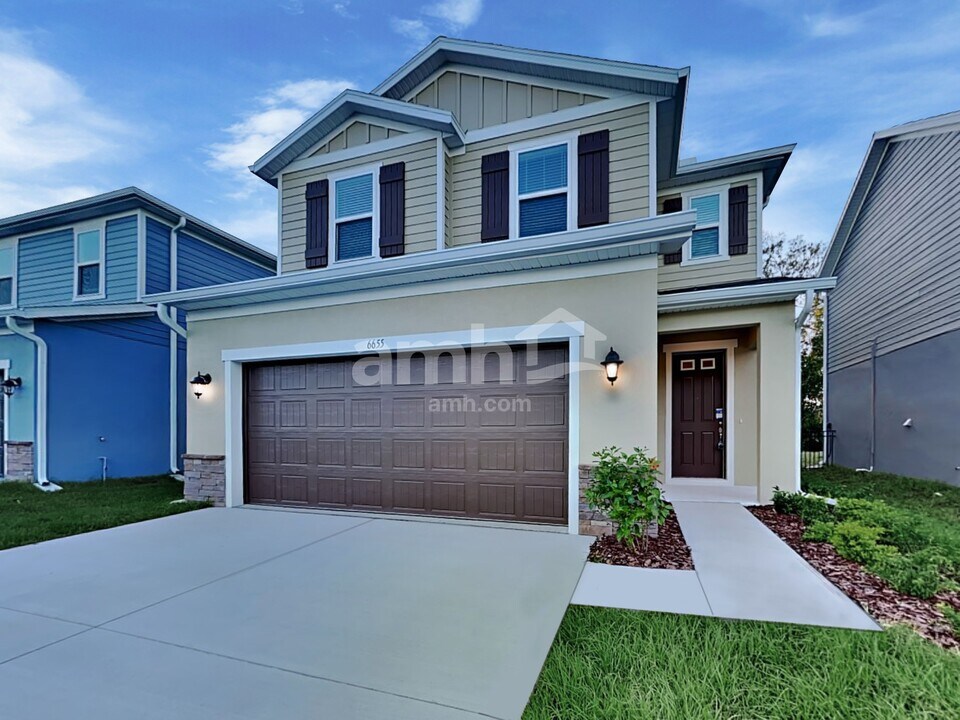 6655 Atlantic Bch Ave in Wesley Chapel, FL - Building Photo