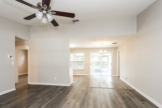 11337 Blackbark Dr in Riverview, FL - Building Photo - Building Photo