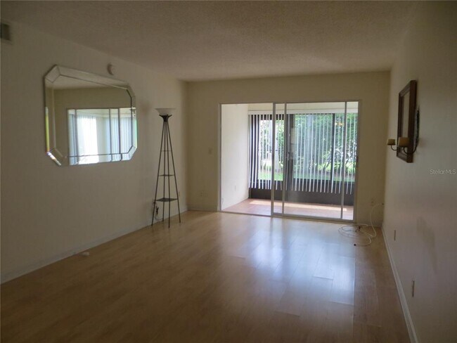 2750 E Bay Dr in Largo, FL - Building Photo - Building Photo