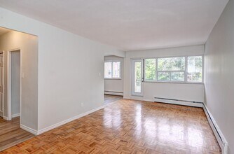 Dolph Street Apartments in Cambridge, ON - Building Photo - Building Photo