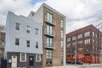 125 Leonard St in Brooklyn, NY - Building Photo - Building Photo