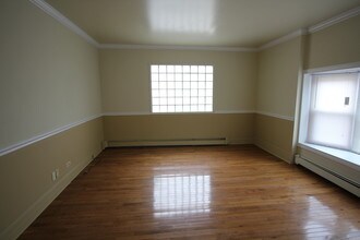 811 Washtenaw Ave in Ypsilanti, MI - Building Photo - Building Photo