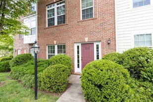 703 Rainier Rd in Charlottesville, VA - Building Photo