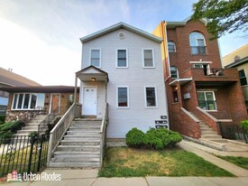 1342 W Hubbard St, Unit J00W in Chicago, IL - Building Photo