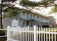 Zandale/Lowry Studio Apartments in Lexington, KY - Building Photo - Building Photo