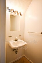 2105 Grand Prix Dr-Unit -Apt B in Fayetteville, NC - Building Photo - Building Photo