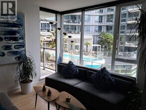 68 Smithe St in Vancouver, BC - Building Photo - Building Photo