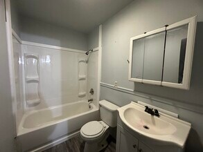 802 Knollcrest Dr in Danville, IL - Building Photo - Building Photo