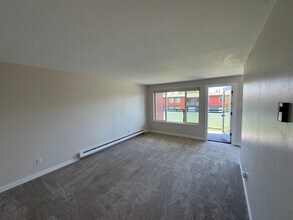 7001 Sand Point Way NE in Seattle, WA - Building Photo - Building Photo