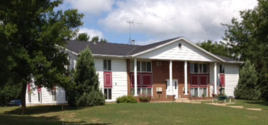 Colonial Apartments in St. James, MN - Building Photo