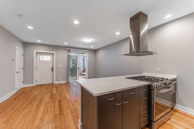 1337 W. Walton in Chicago, IL - Foto de edificio - Building Photo