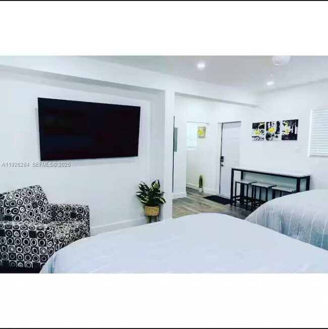 1352 NW 52nd St in Miami, FL - Building Photo - Building Photo