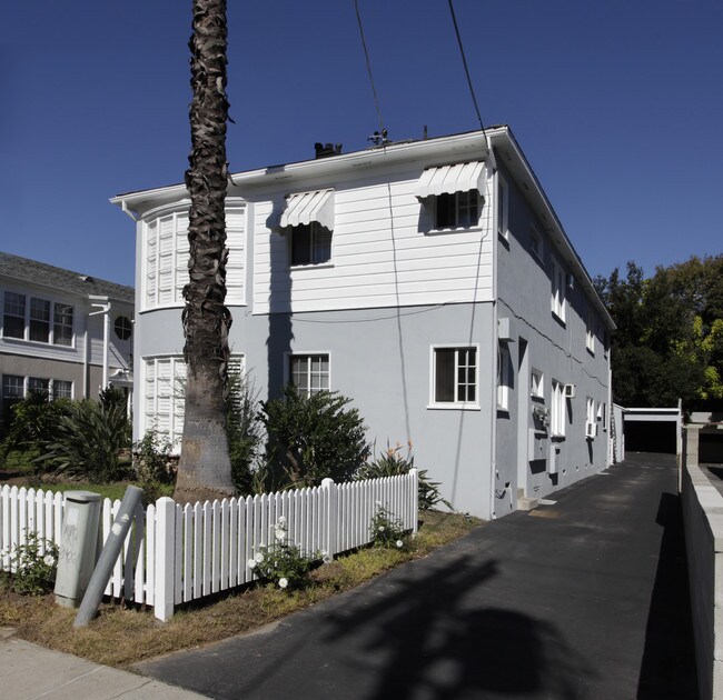 11143 Acama St in North Hollywood, CA - Foto de edificio - Building Photo