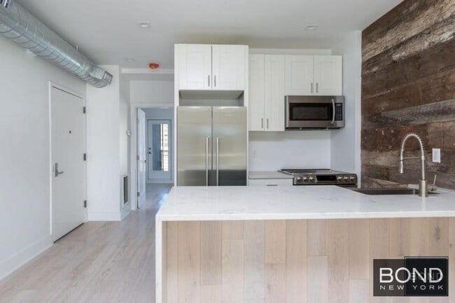 11-49-49 Welling Ct in Queens, NY - Building Photo - Building Photo