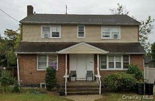248 E Columbia St in Hempstead, NY - Building Photo