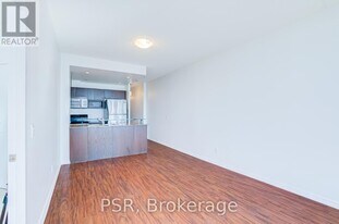 218 Queens Quay W in Toronto, ON - Building Photo