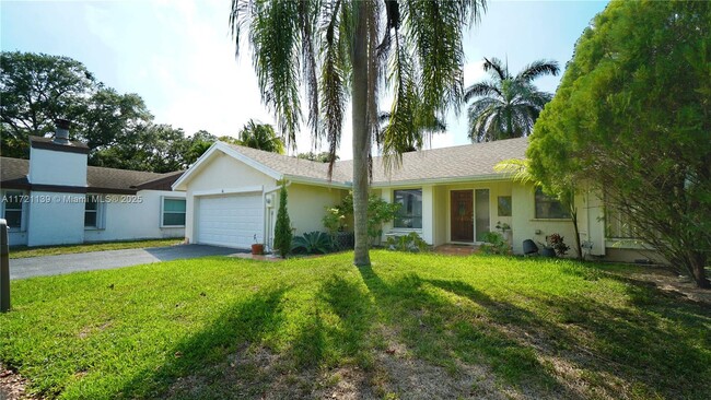 6 Fir Way in Hollywood, FL - Building Photo - Building Photo