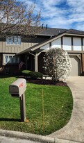 8306 Berkhansted Ct in Orland Park, IL - Building Photo