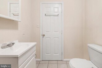 1933 Christian St in Philadelphia, PA - Building Photo - Building Photo