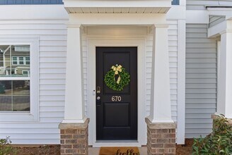 670 Blossom Run in Spartanburg, SC - Building Photo - Building Photo