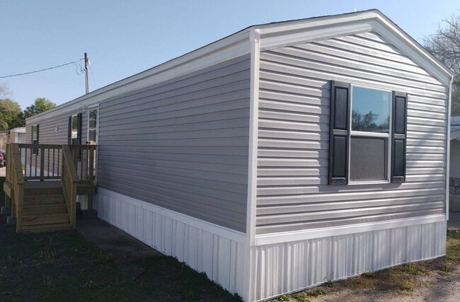 property at 212 E 5th Ave