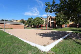 Silver Springs Apartment Homes in Austin, TX - Foto de edificio - Building Photo