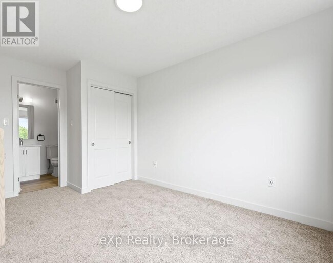 824 Woolwich St in Guelph, ON - Building Photo - Building Photo