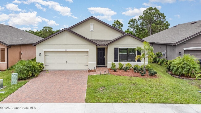 property at 975 Remington Green Dr SE