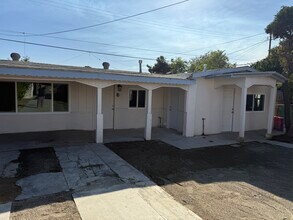 7909 Phillips St in Lamont, CA - Building Photo - Building Photo