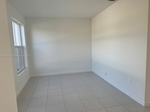 26459 SW 149th Ave in Naranja, FL - Building Photo - Building Photo
