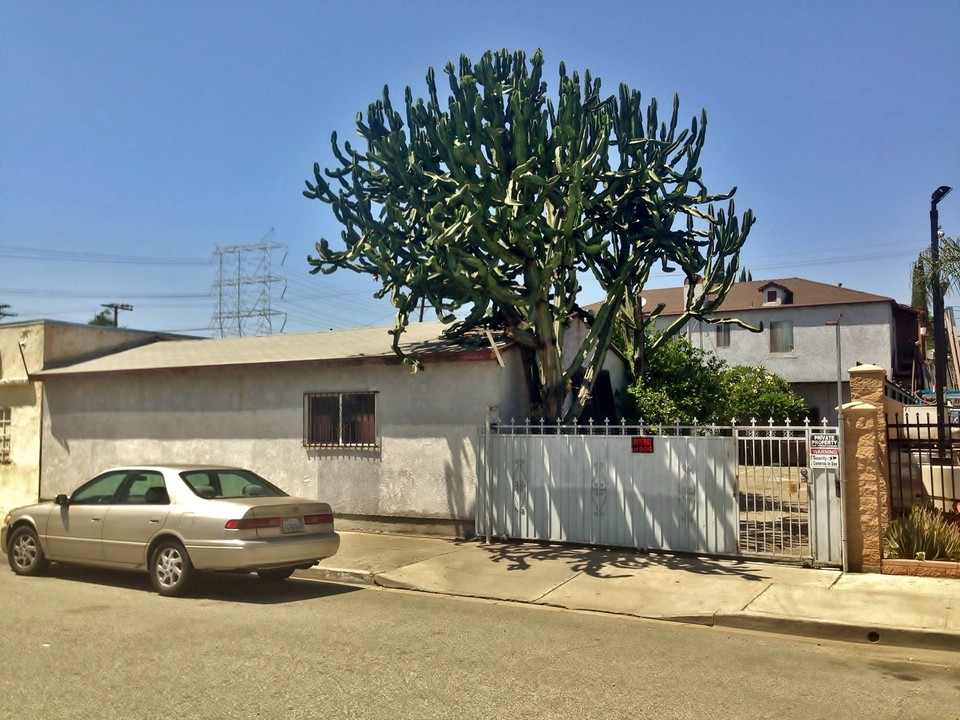 5527 Gage Ave in Bell Gardens, CA - Building Photo