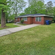 1112 Valley View Rd SE in Atlanta, GA - Building Photo - Building Photo