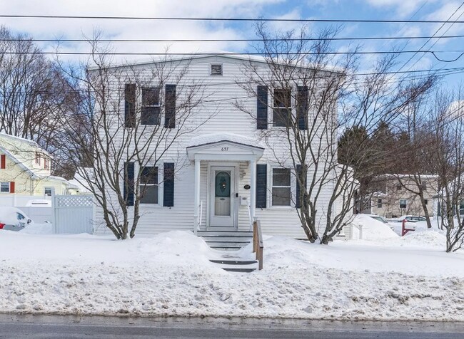 657 Calef Rd, Unit 2 in Manchester, NH - Building Photo - Building Photo