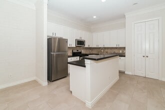 2605 Cheshire Oaks Dr in Houston, TX - Building Photo - Building Photo