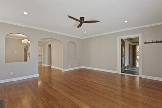 7115 La Vista Dr in Dallas, TX - Building Photo - Building Photo