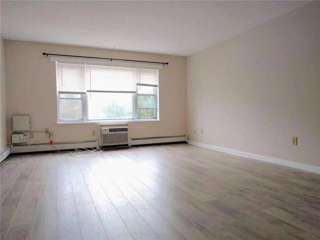 1 Colonial Dr-Unit -3C in Andover, MA - Building Photo - Building Photo