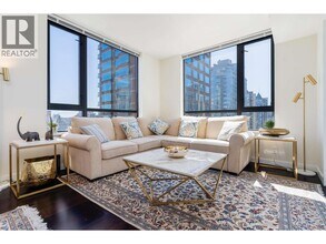 788 Richards St in Vancouver, BC - Building Photo - Building Photo