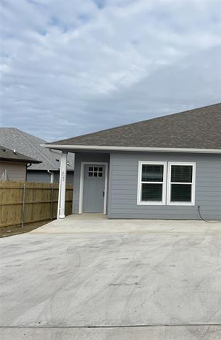 621-623 W Elm St in Denison, TX - Building Photo