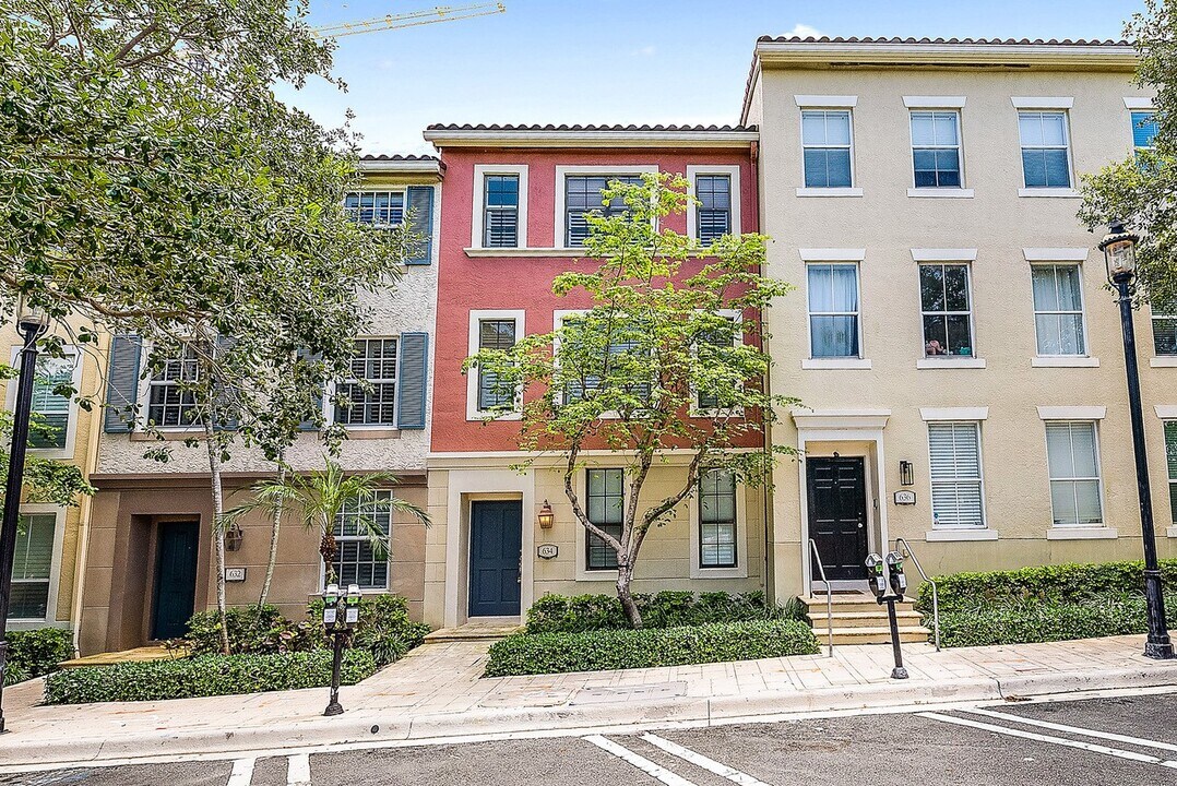 634 Fern St in West Palm Beach, FL - Foto de edificio