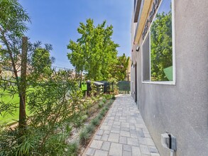 8453 Langdon Ave in Los Angeles, CA - Building Photo - Building Photo