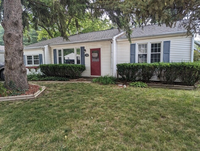 property at 1104 S Mattis Ave