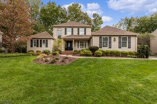 9 Strawberry Ln in Morristown, NJ - Building Photo