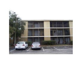 7508 Stillridge Dr in Tampa, FL - Building Photo