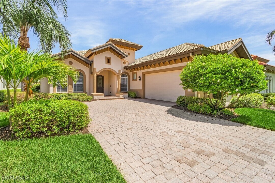 12518 Grandezza Cir in Estero, FL - Building Photo