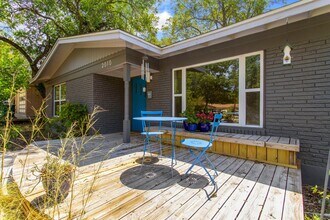 2010 Edgehill Dr in San Antonio, TX - Building Photo - Building Photo