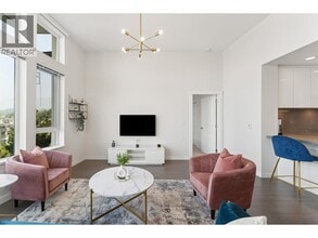 277 W 1st St in North Vancouver, BC - Building Photo - Building Photo