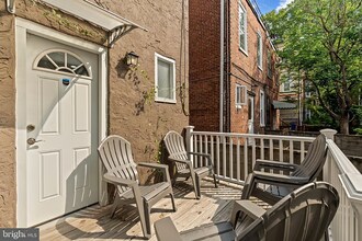 4928 Florence Ave in Philadelphia, PA - Foto de edificio - Building Photo