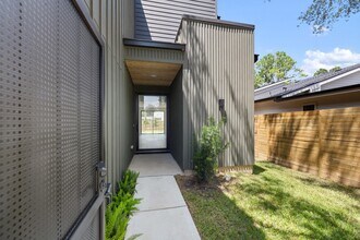 1420 Primrose St in Conroe, TX - Building Photo - Building Photo