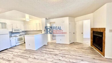 8311 S Upham Way in Littleton, CO - Building Photo - Building Photo